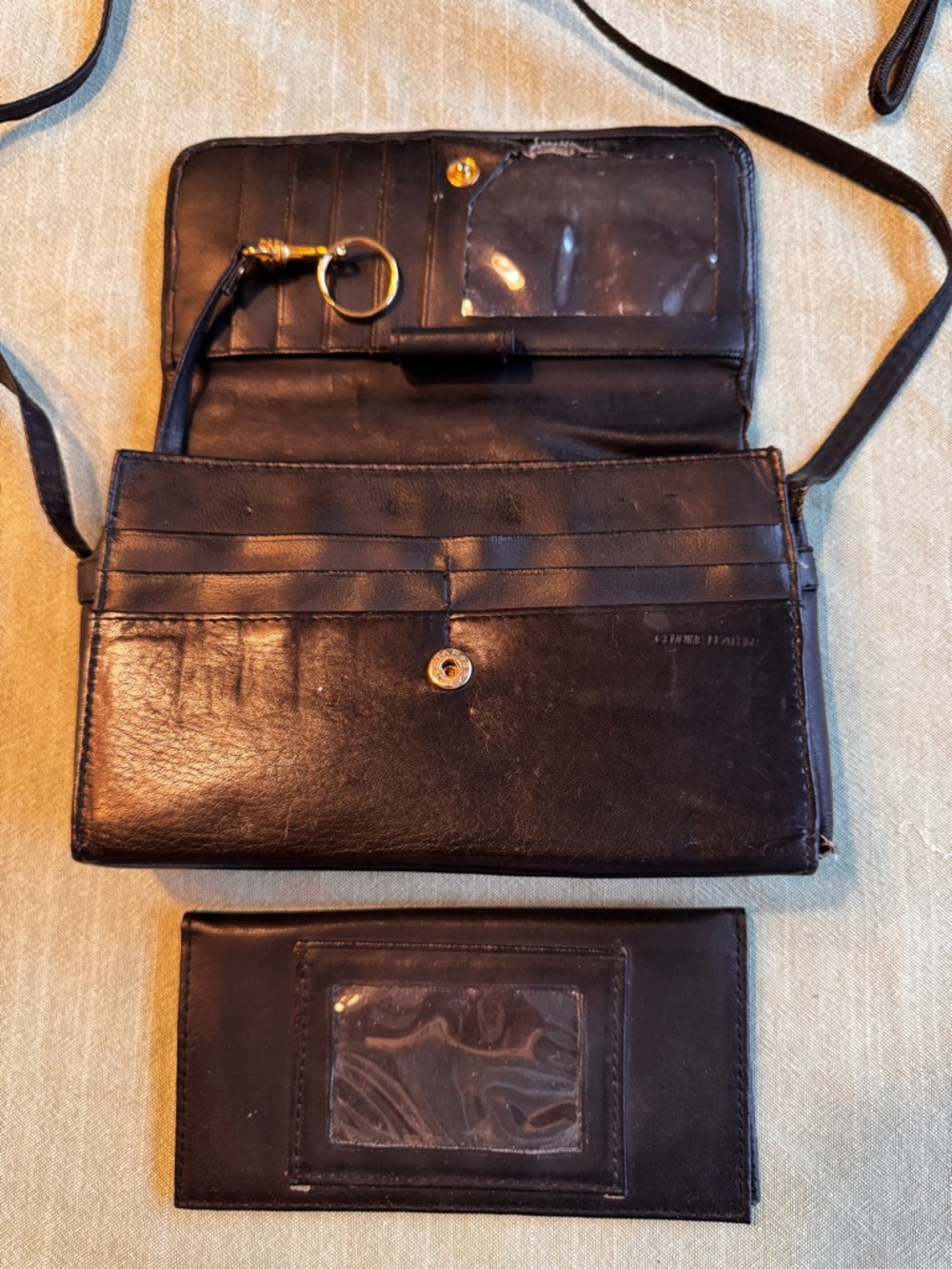 Black Genuine Leather Travel Wallet Clutch/Shoulder Bag - Picture 7 of 8